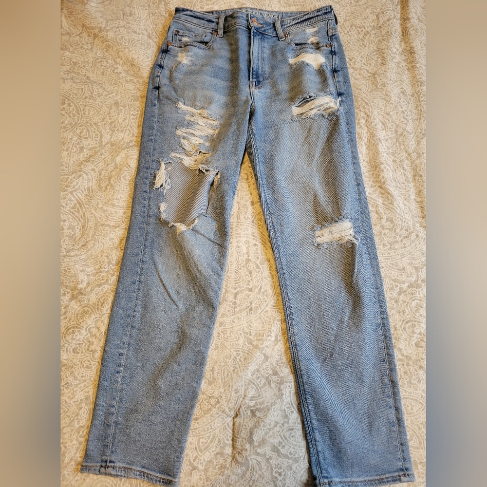 American Eagle Mom Jeans - Picture 2 of 9